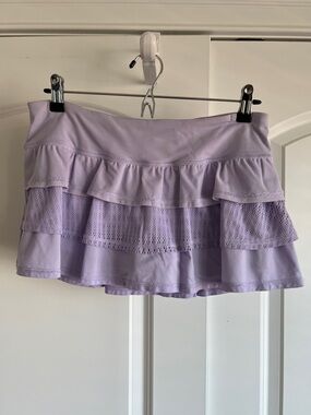 Lululemon lilac ruffled tennis skirt. Size 6
